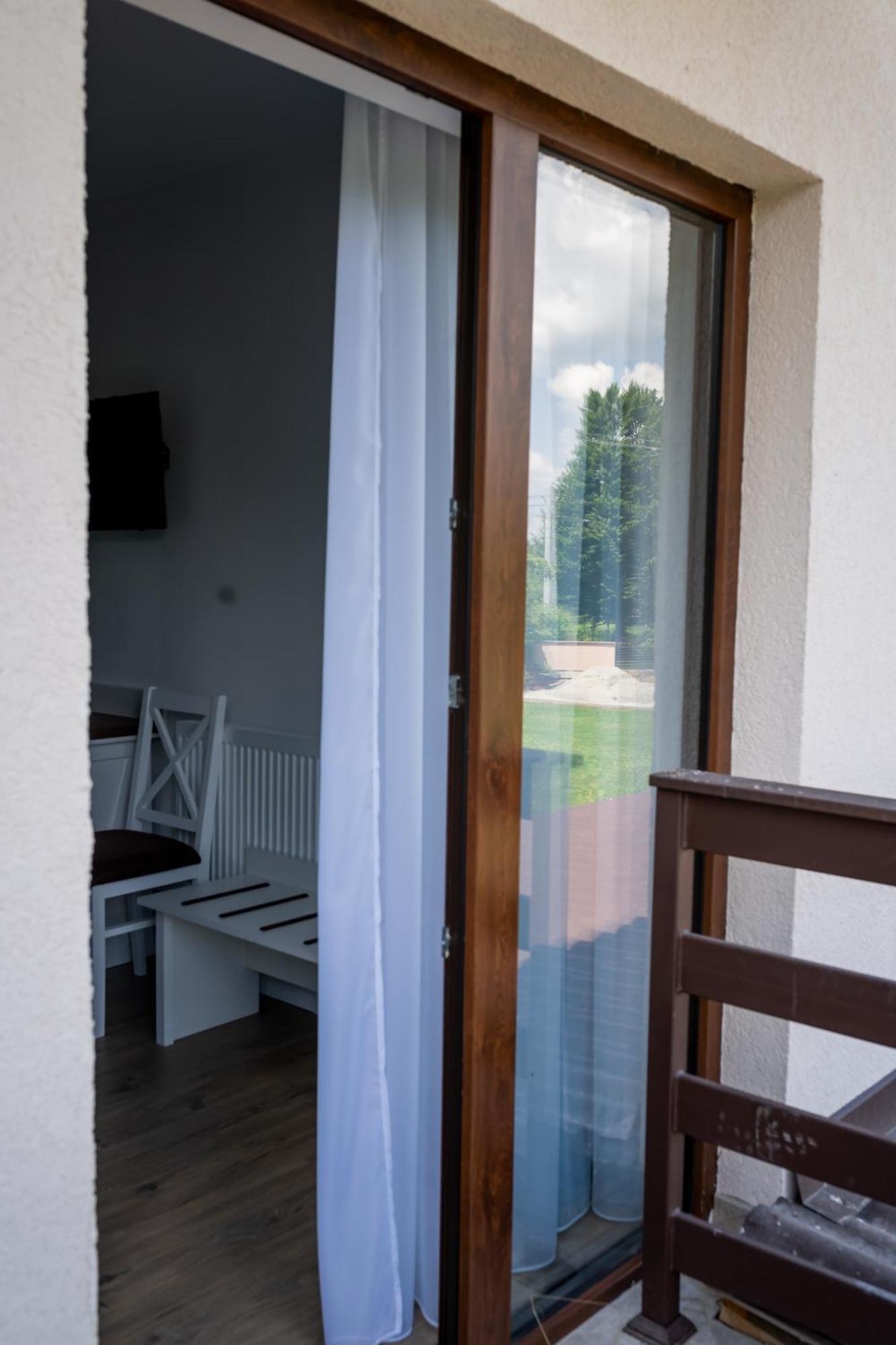 Evergreen Chalet Avrig Exterior photo